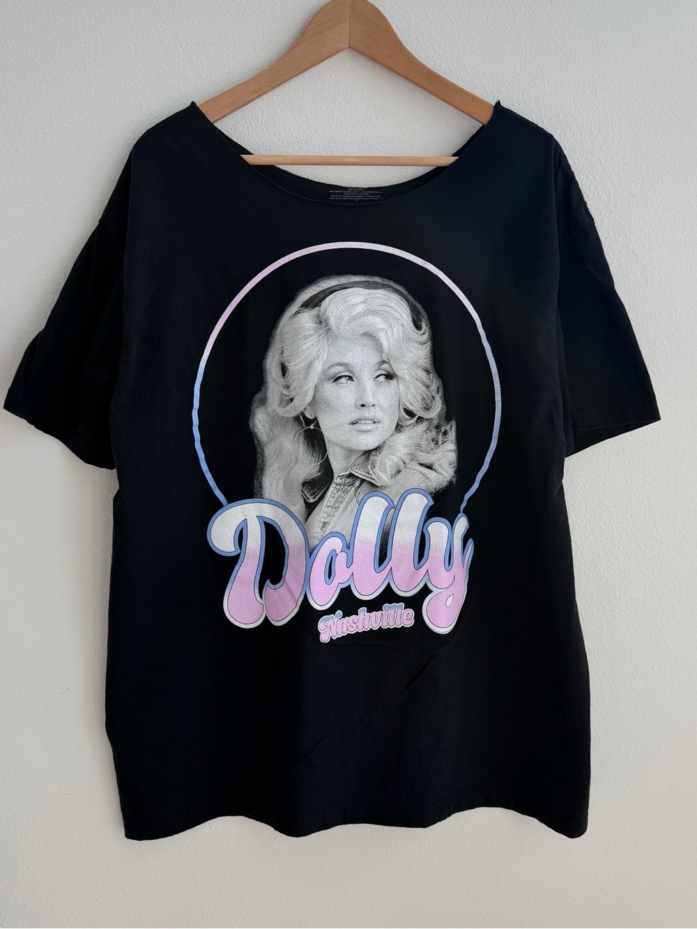 Dolly Parton Nashville Graphic Tee Black Distressed Off Shoulder Y2K Style